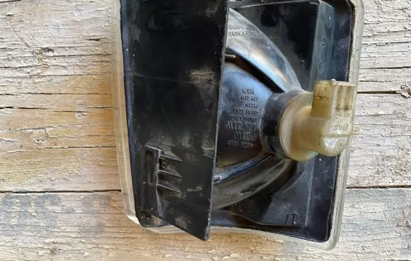 Front indicator light