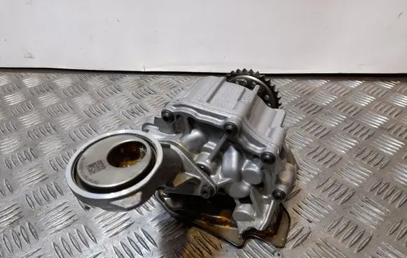 BMW 6 F12 F13 Oil pump 7612772