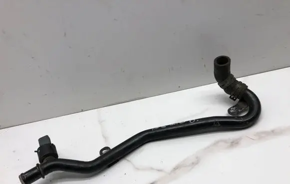 Volkswagen PASSAT B6 Engine coolant pipe/hose 5N0121070L