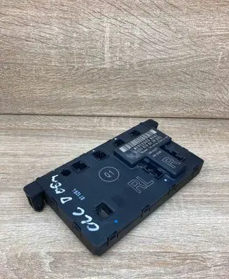 Mercedes-Benz C W203 Door control unit/module 2038700426