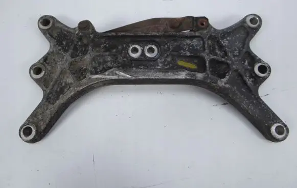 Maserati Ghibli Gearbox mounting bracket 670001738