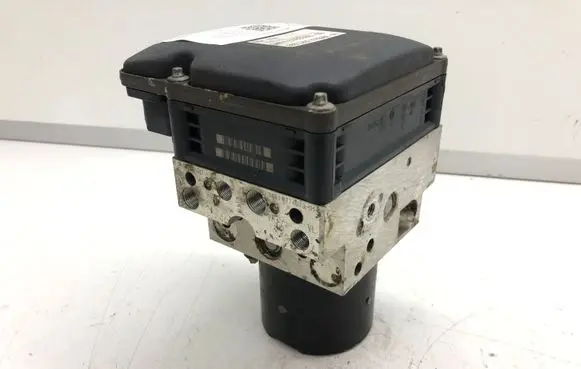 BMW 5 E60 E61 ABS Pump 6774679 6783360