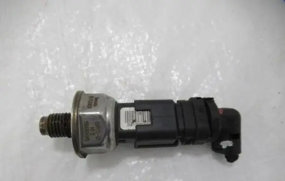Fuel pressure sensor