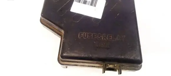Hyundai Santa Fe Fuse box cover 