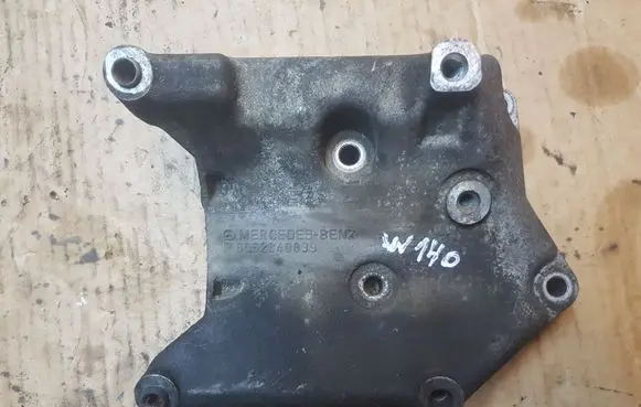 Mercedes-Benz S W140 Engine mounting bracket 6052340039