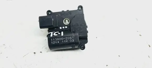 Toyota Corolla Verso AR10 Air flap motor/actuator 1138002051