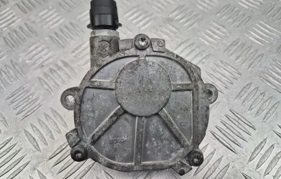Mercedes-Benz E W212 Vacuum pump A2712301665
