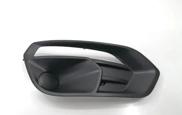 Iveco Daily 6th gen Front bumper lower grill 105802356345