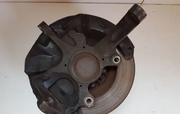 Front wheel hub