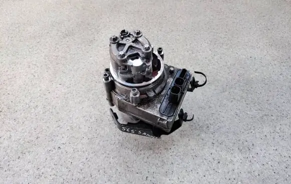 Dacia Sandero II Power steering pump 491101292R51 491101292R