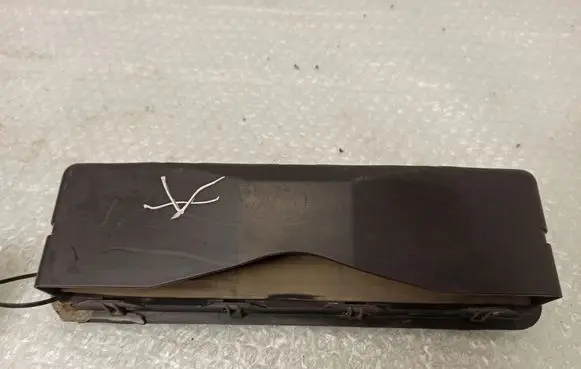 BMW 7 E38 Quarter panel pressure vent 8151887 64228151887 642281518