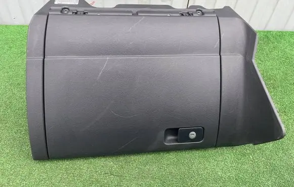 Volkswagen Golf VII Glove box 5G1857290