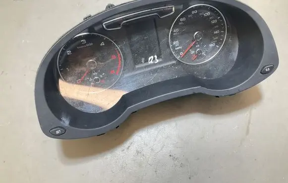 Audi Q3 8U Speedometer (instrument cluster) 8U0920980G