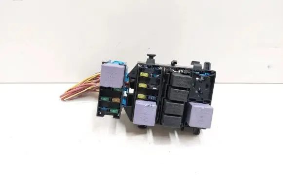 Renault Espace - Grand espace IV Fuse module 8200003634