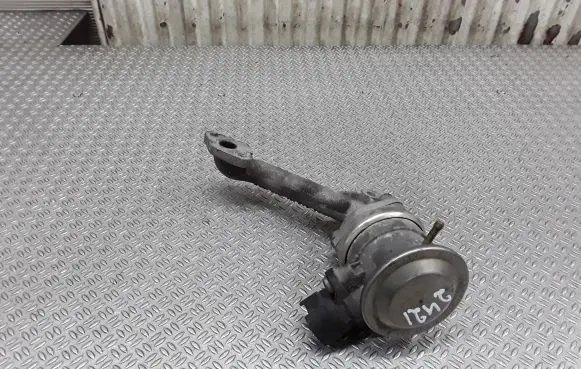 Audi A6 S6 C5 4B EGR valve 078131102E