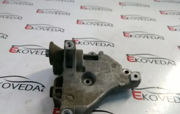 Volkswagen Golf VI Generator/alternator bracket 03C903143