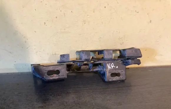 Citroen C4 I Front bumper mounting bracket 9652507380