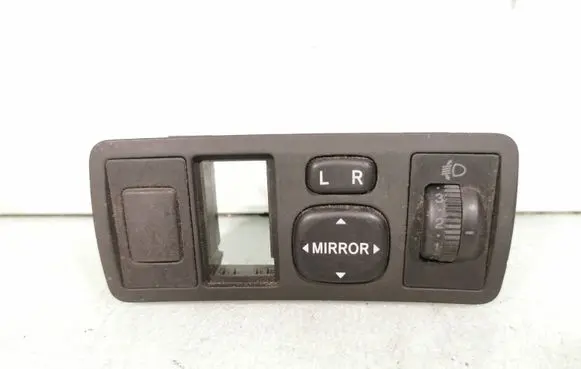 Toyota Avensis T250 Wing mirror switch 183574
