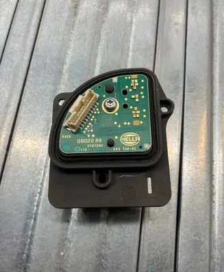 BMW iX LED ballast control module 240878 ST9724C