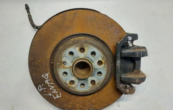 Front wheel hub