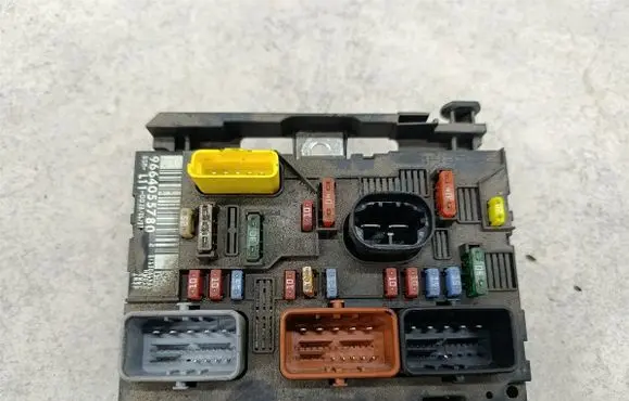Peugeot 207 BSM Control unit 9664055780BSM-L11