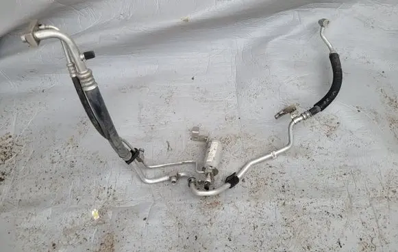 Chrysler Town & Country V Air conditioning (A/C) pipe/hose 04677572A 38721K