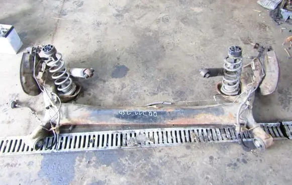 Nissan Qashqai Rear axle beam 4678