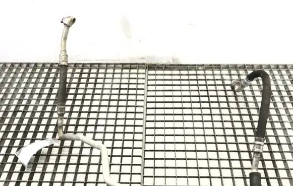 Air conditioning (A/C) pipe/hose