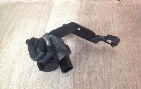 Audi A6 S6 C6 4F Turbo solenoid valve 059906629A