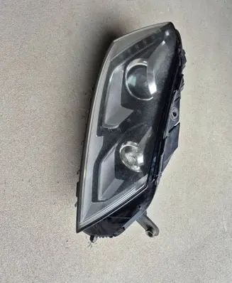 Volkswagen PASSAT B7 Headlight/headlamp 3AB941752 90005333
