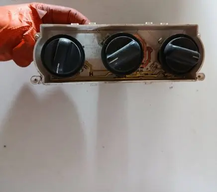 Opel Vectra B Climate control unit 86323