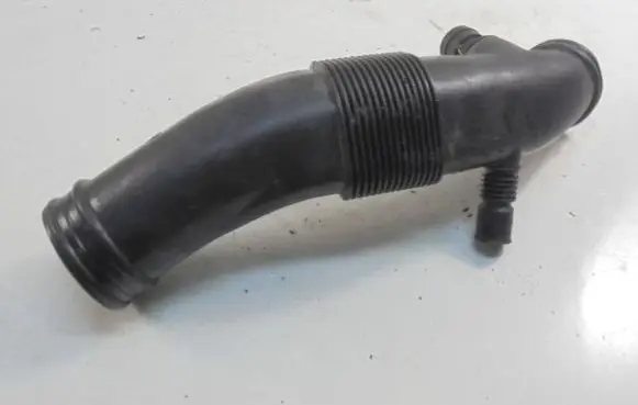 Audi A4 S4 B6 8E 8H Air intake hose/pipe V106559