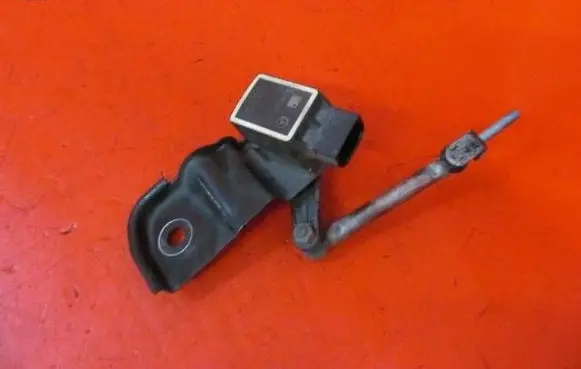 Mercedes-Benz S W221 Air suspension front height level sensor A0105427717