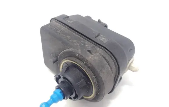 Headlight level adjustment motor
