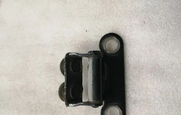 Toyota Corolla Verso AR10 Tailgate/trunk/boot hinge 6881002020