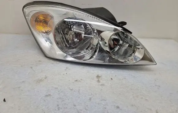 KIA Ceed Headlight/headlamp 92102-1h0xx