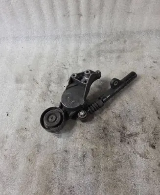 Volkswagen PASSAT B5 Alternator belt tensioner 