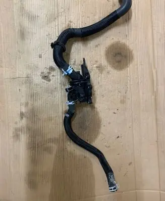 Nissan Juke II F16 Thermostat/thermostat housing 
