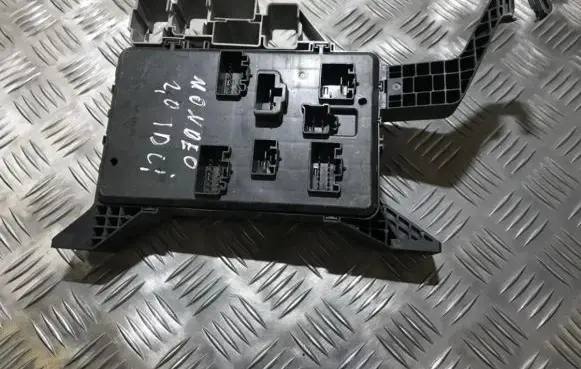 Ford Mondeo Mk III Fuse box set 1s7t14a073ae 1s7t-14a073-ae