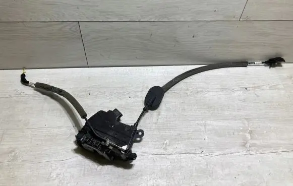 Renault Clio V Rear door lock 825007311R