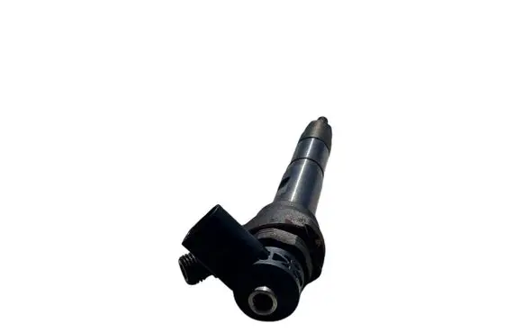 Volkswagen PASSAT B8 Fuel injector 04L130277