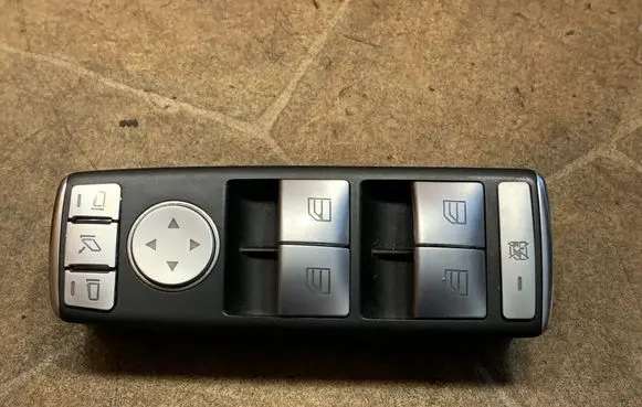 Mercedes-Benz CLS C218 X218 Electric window control switch A2129056000