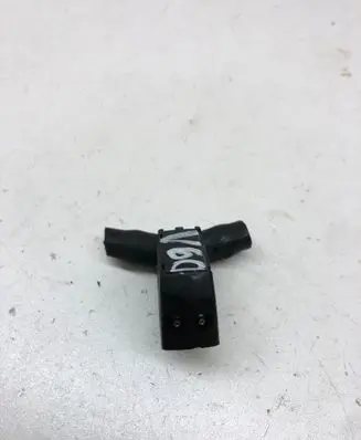 Volvo V60 Windshield washer spray nozzle 