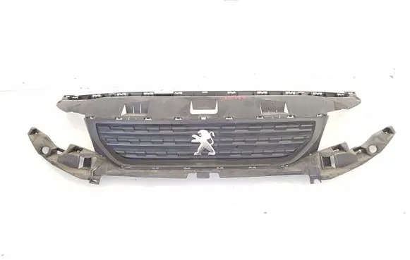 Peugeot Rifter Front bumper upper radiator grill