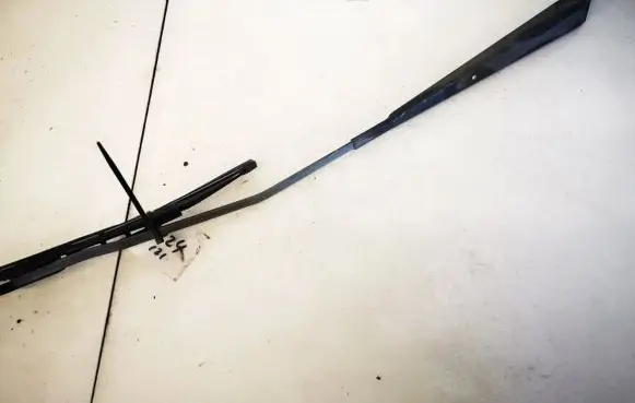 Mazda Premacy Front wiper blade arm cb08