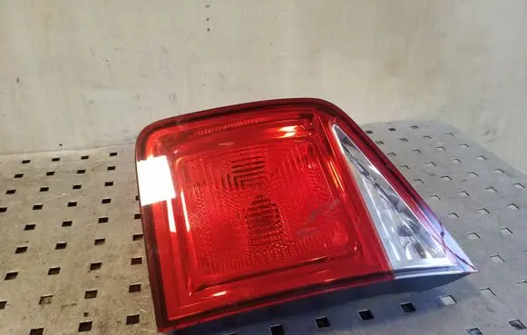 Chevrolet Orlando Tailgate rear/tail lights E1312982