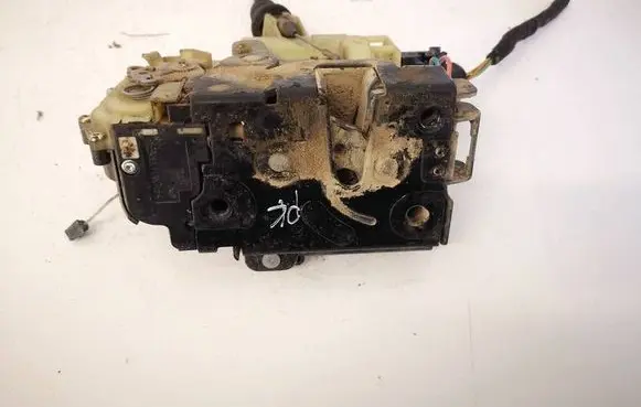 Skoda Fabia Mk1 (6Y) Front door lock 3B1837015AQ