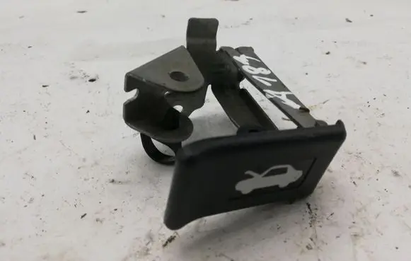 Honda CR-V Engine bonnet (hood) release handle NOCODE