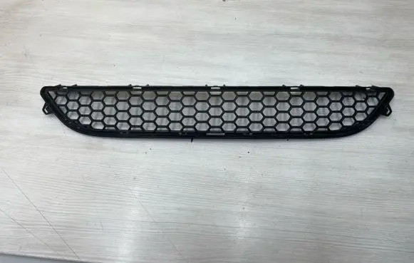 Volvo V60 Front bumper lower grill 30795021