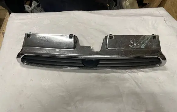 Subaru Legacy Front bumper upper radiator grill